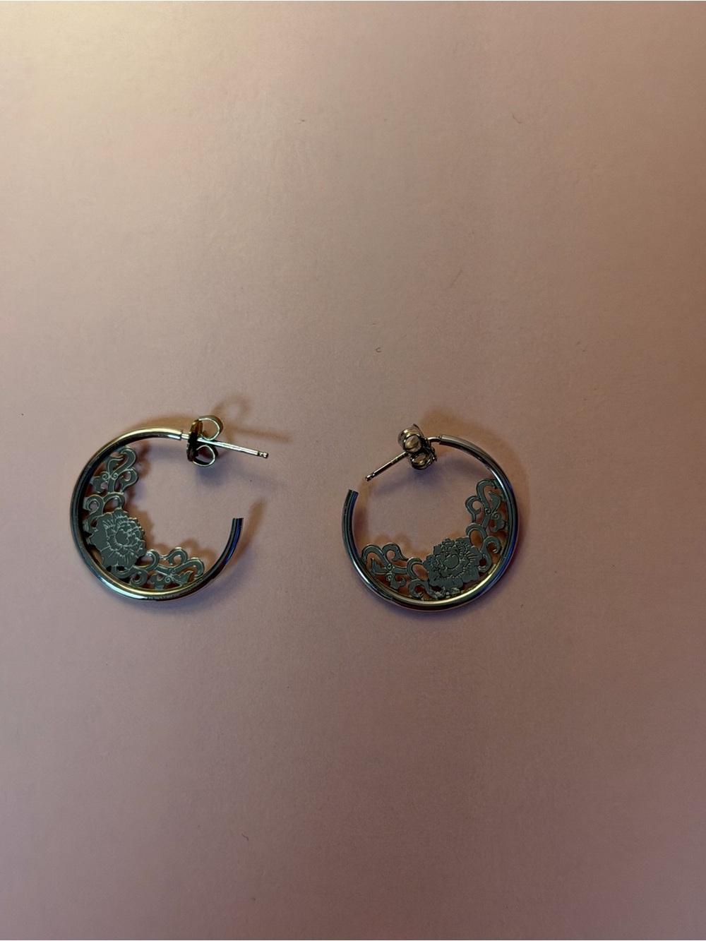 Delicate Floral Filigree Hoop Earrings - Silver